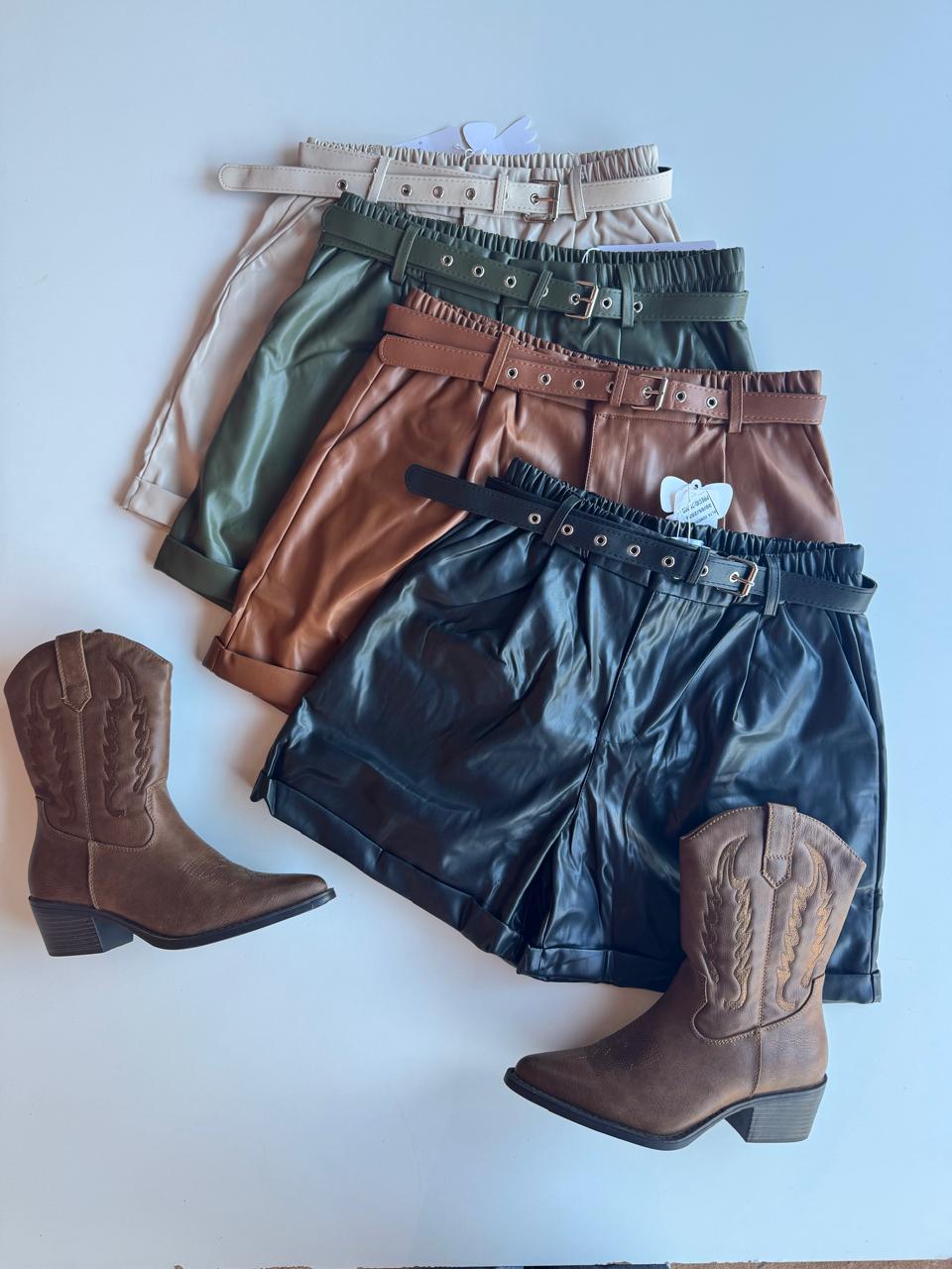 Short mom disponible