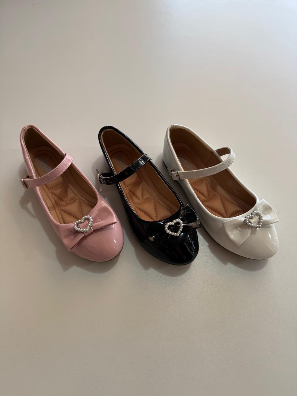 Zapatos ballerina charol con lazo y corazón para niñas