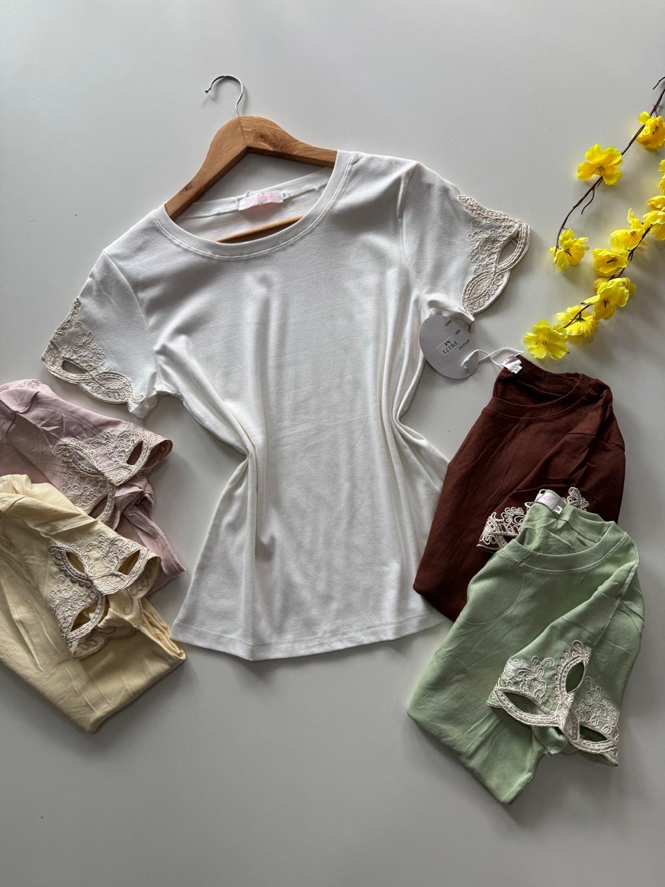 Blusa algodon con encaje y colores pastel