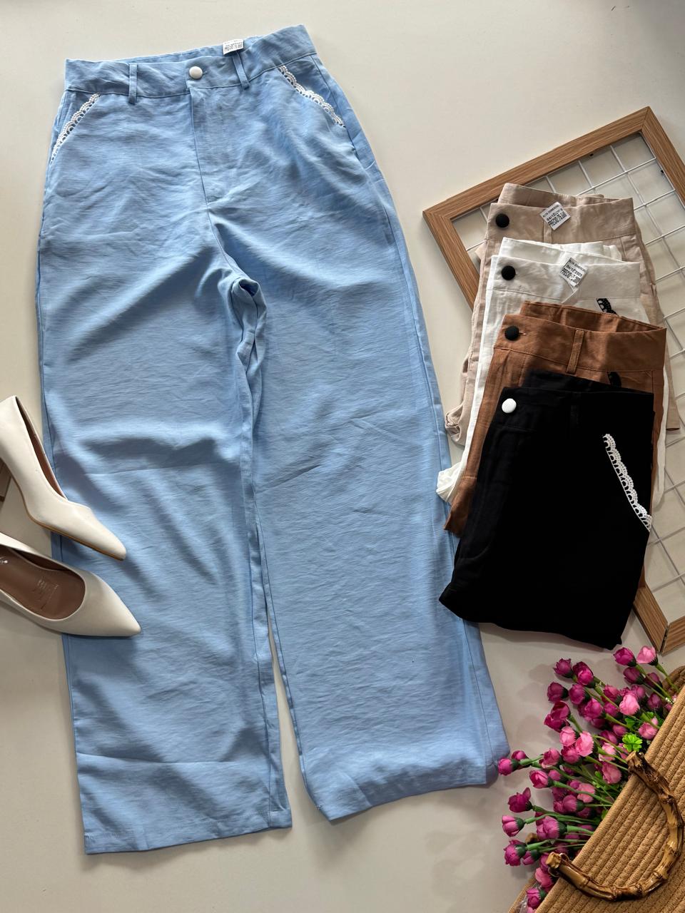 Pantalón modelo disponible