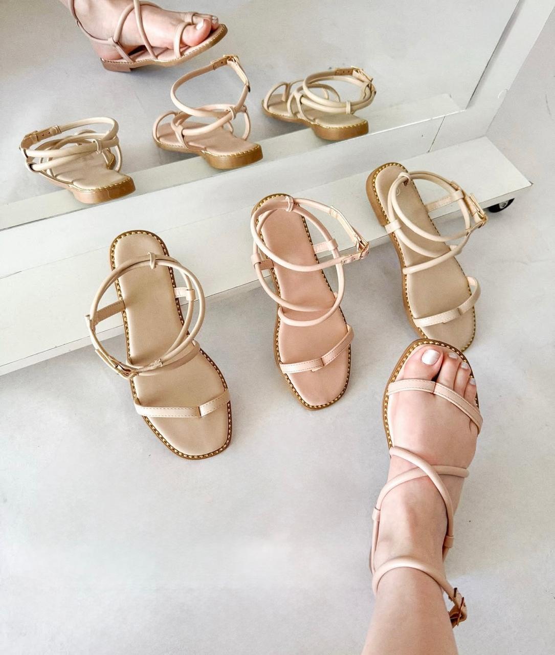 Sandalia entre dedo, bajito y cómodo