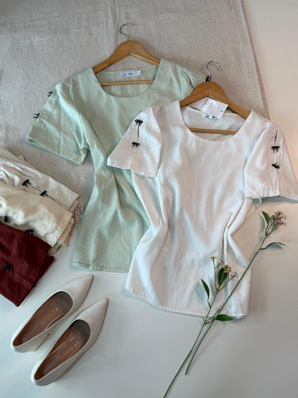 Blusa de lino liso con detalle de lazo