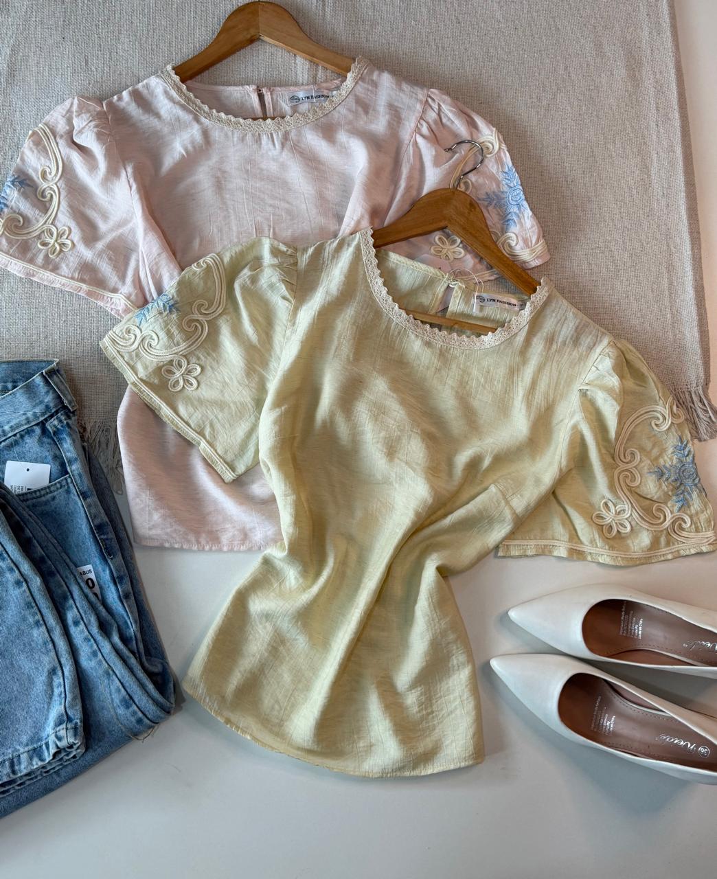 Blusa social en lino bordada