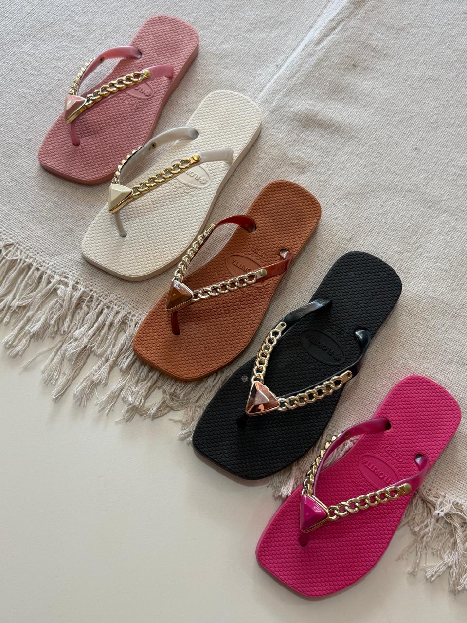 Sandalias con cadena decorativa horma BR