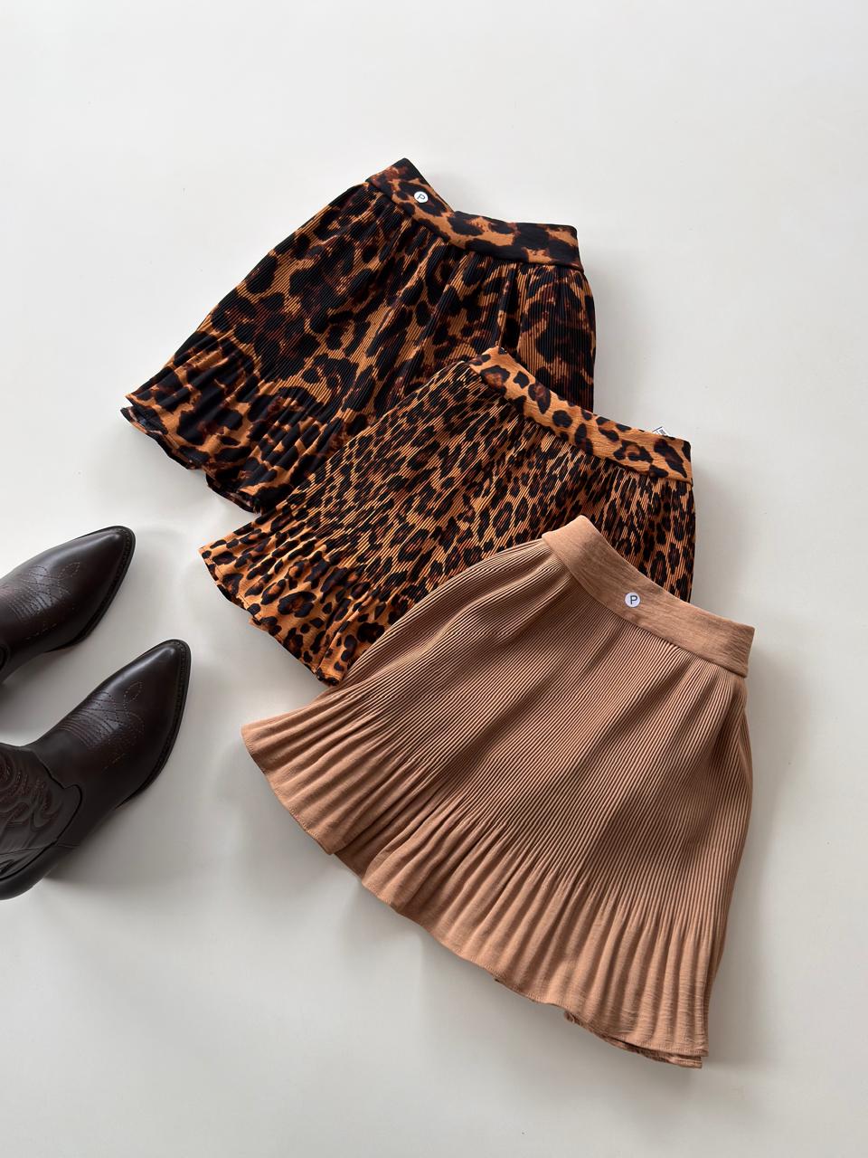 Short pollera plisado